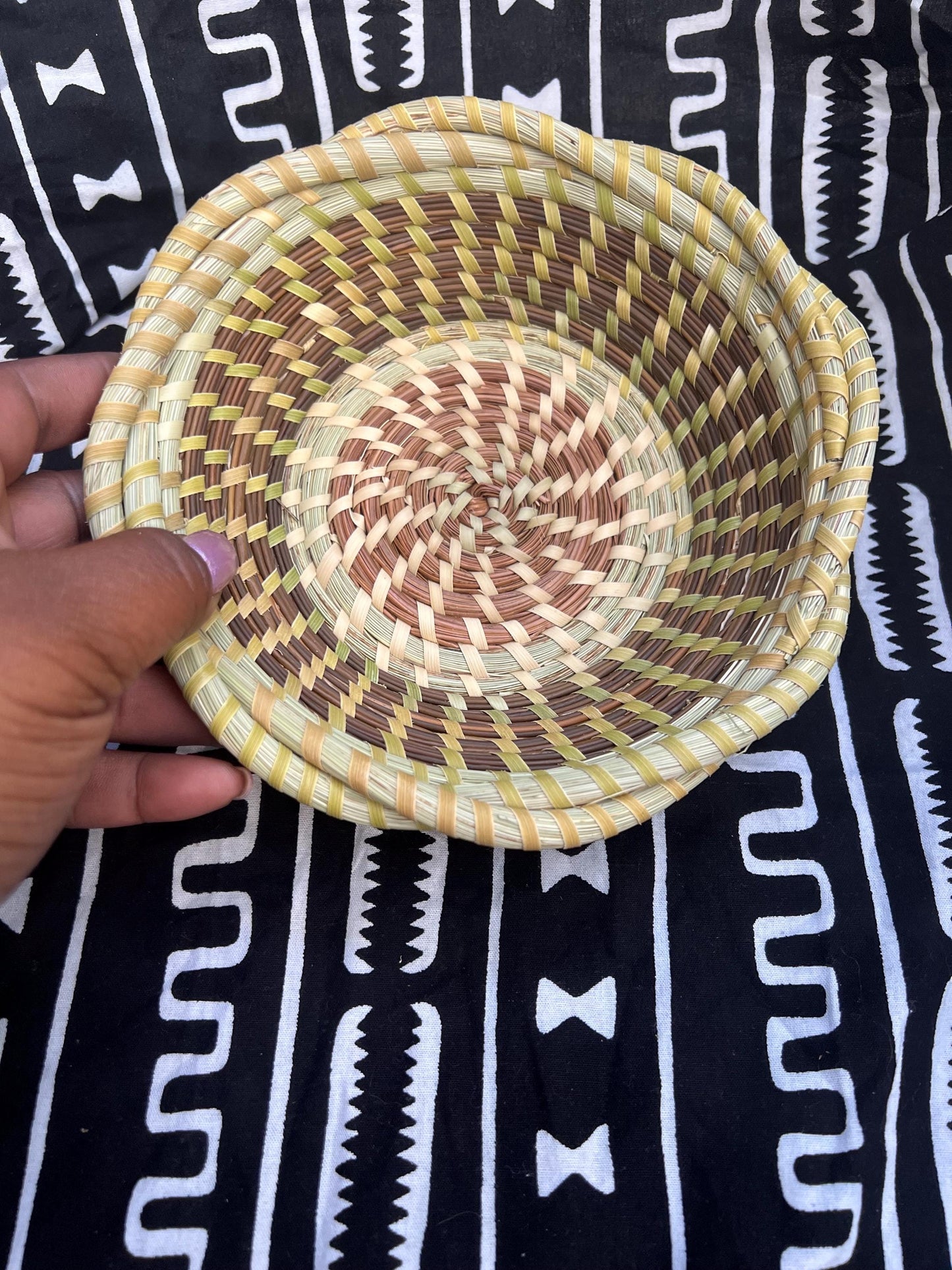 Small Gullah Wrapped/Braided Edge Catch All Sweetgrass and Bulrush Hand woven Basket sewn in Charleston, South Carolina