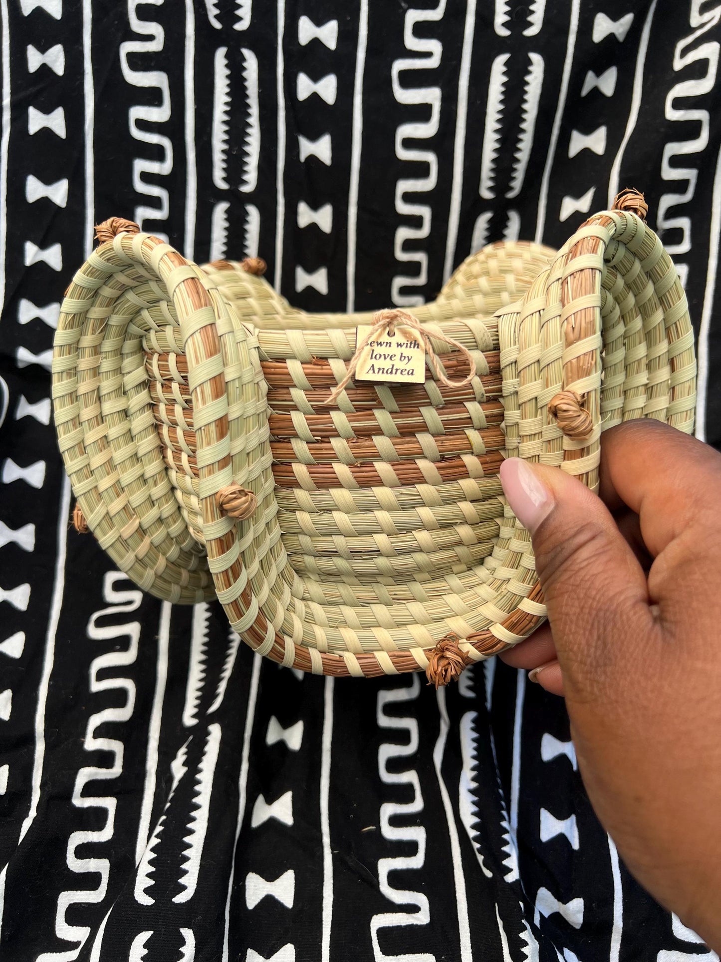 Gullah stand elephant ear Charleston Sweetgrass Basket with love knots made in charleston South Carolina in Gullah/Geechee sewing style