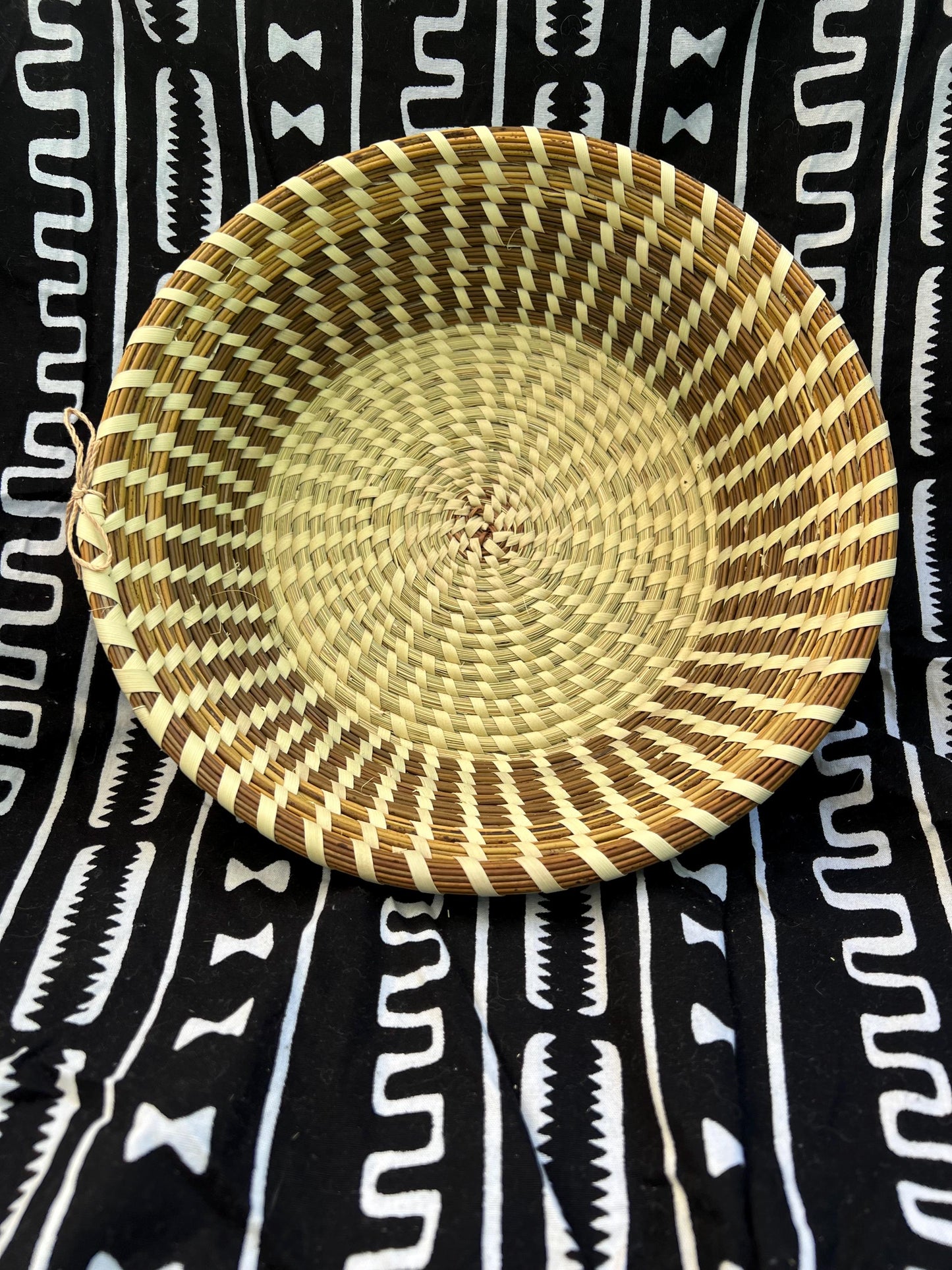 Large Catch All made in Gullah Sewing Tradition of Lowcounty South Carolina Sweetgrass Basket