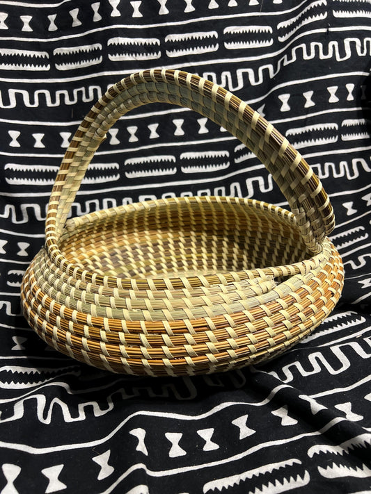 Oval Gullah Bread bowl shaped basket with handle made in Charleston South Carolina Southern Lowcountry Living Essential