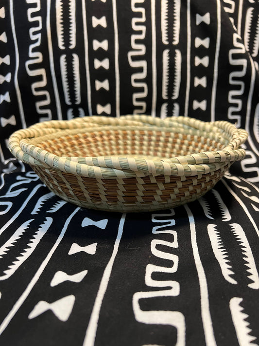 Medium Gullah Wrapped Braided Edge Sweetgrass Basket made in Charleston, South Carolina