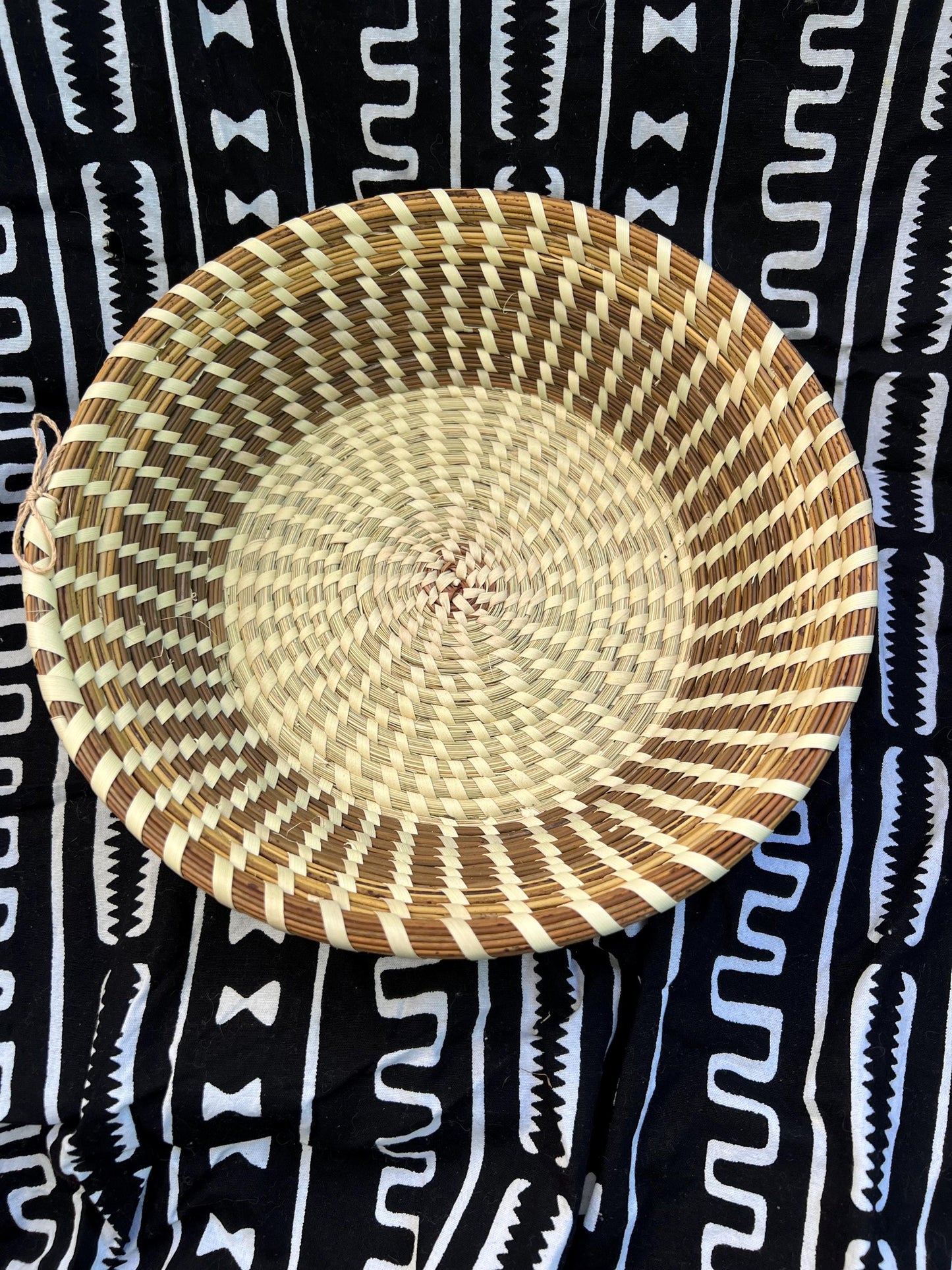 Large Catch All made in Gullah Sewing Tradition of Lowcounty South Carolina Sweetgrass Basket