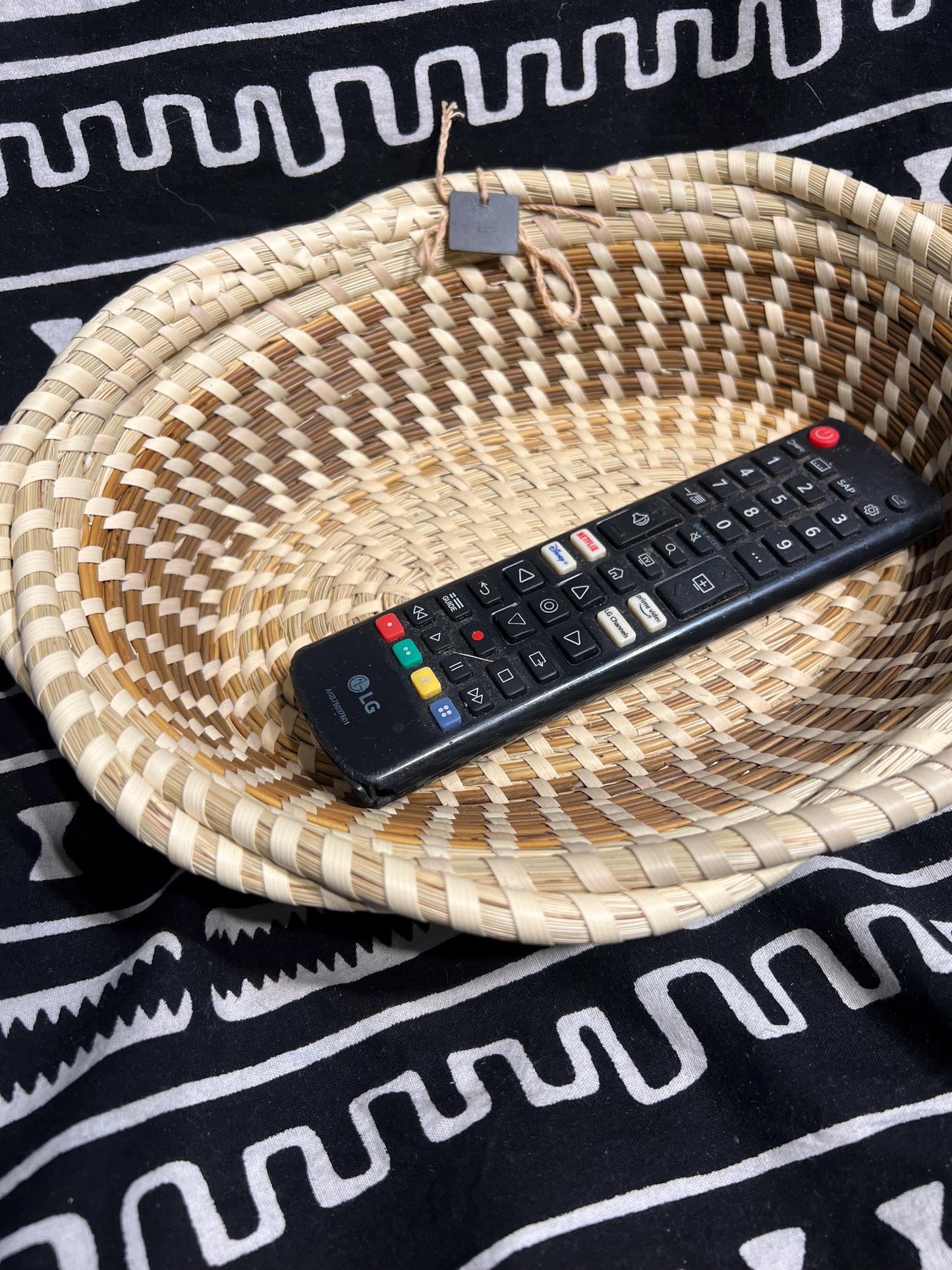 Oval Gullah Wrapped Braided Edge Sweetgrass Basket made in Charleston, South Carolina