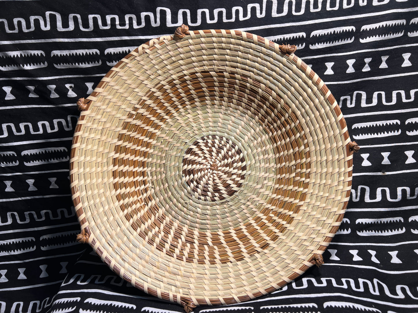 Large 7 Mile Love Knot Basket (Legacy Collection)