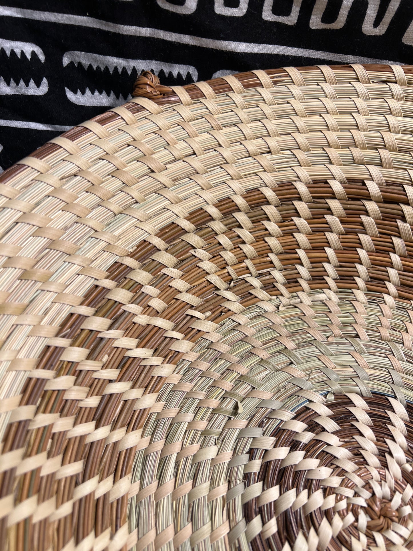 Large 7 Mile Love Knot Basket (Legacy Collection)