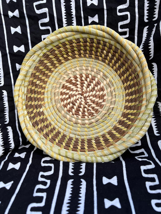 Medium Gullah Wrapped Braided Edge Sweetgrass Basket made in Charleston, South Carolina