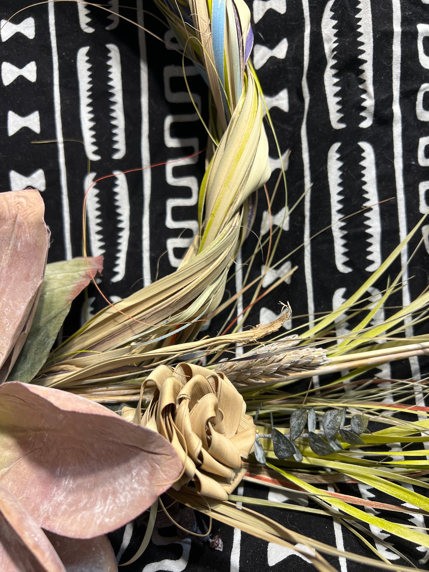 Palmetto Wreath with Mauve Magnolia (B)