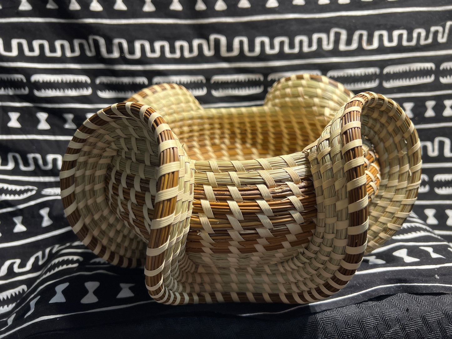 Gullah stand elephant ear Charleston Sweetgrass Basket made by Martha and Andrea (Legacy Collection)
